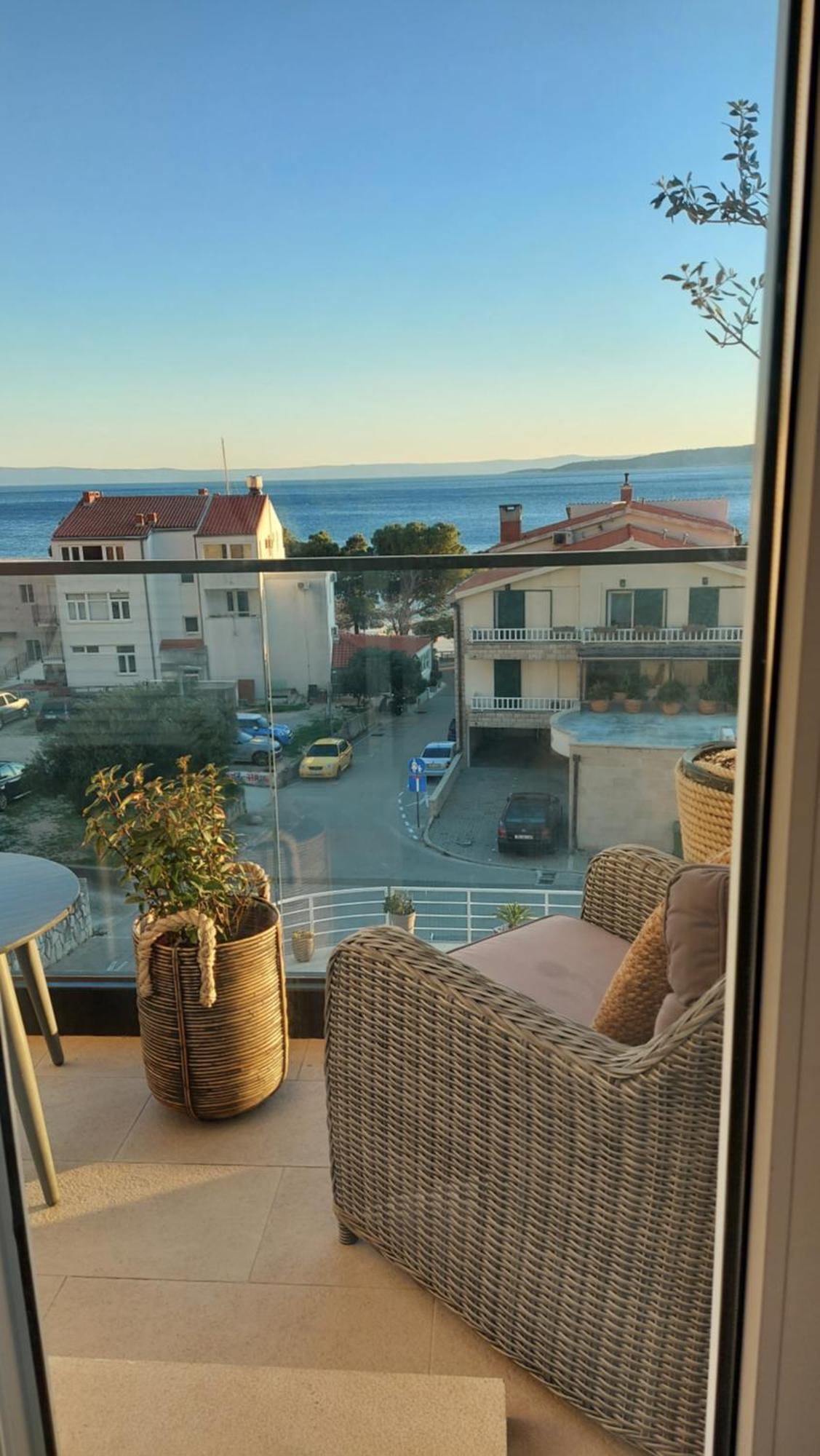 Apartments Iris Брела Екстериор снимка